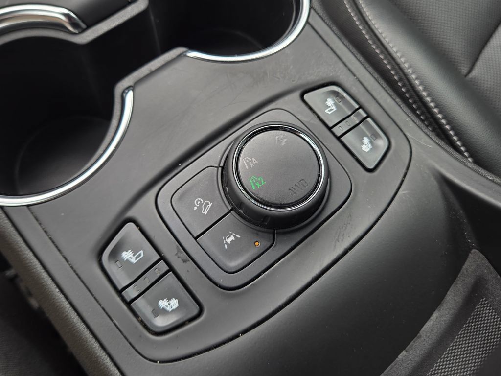 Used 2024 GMC Terrain SLT AWD/4WD image 31