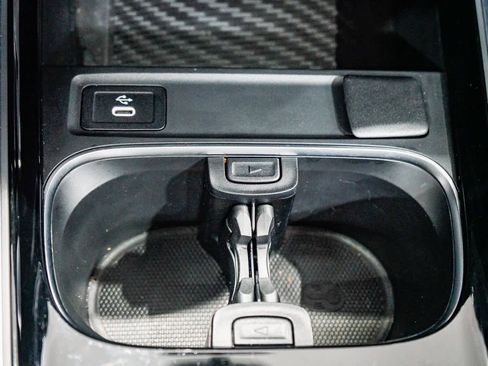 Used 2025 Mercedes-Benz GLB 35 AMG 4MATIC image 22