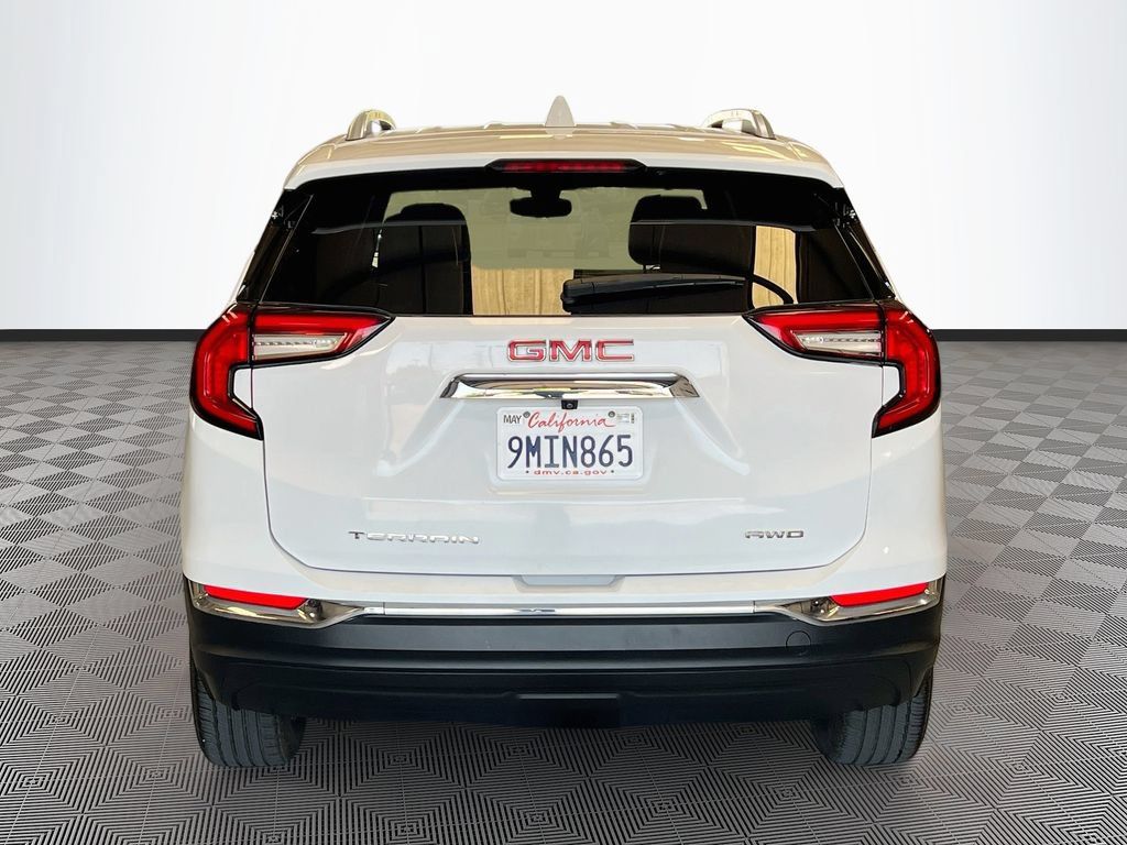 Used 2024 GMC Terrain SLT AWD/4WD image 6