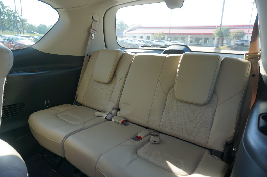 Used 2019 Nissan Armada Platinum w/ Captain's Chairs Package RWD image 17