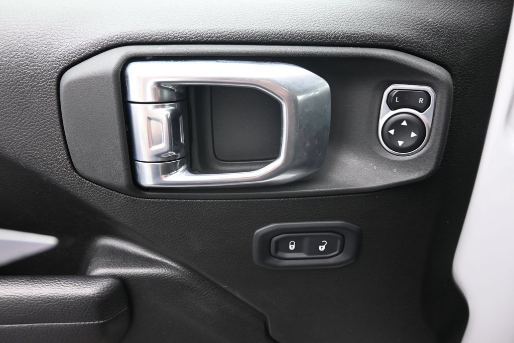 Used 2026 Jeep Gladiator Mojave AWD/4WD image 18