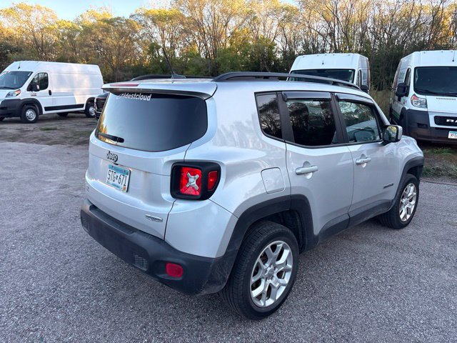 Used 2017 Jeep Renegade Latitude w/ Cold Weather Group AWD/4WD image 8