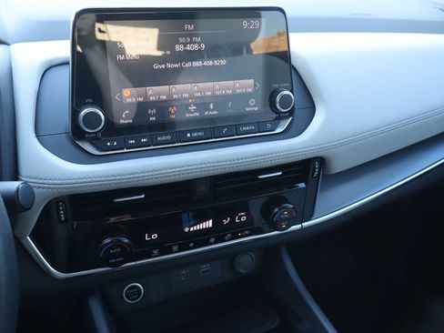 Used 2021 Nissan Rogue SV FWD image 6