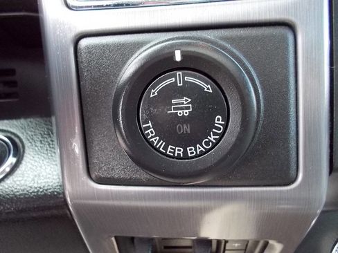 Used 2019 Ford Expedition Platinum image 18