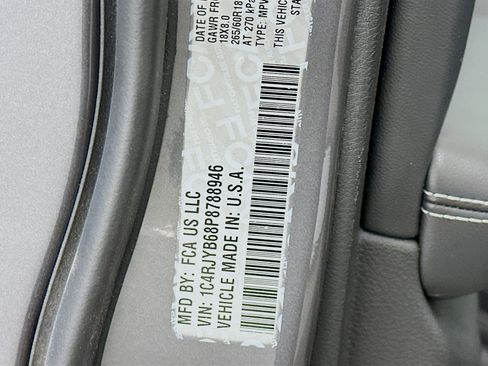 Used 2023 Jeep Grand Cherokee 4WD 4xe image 12