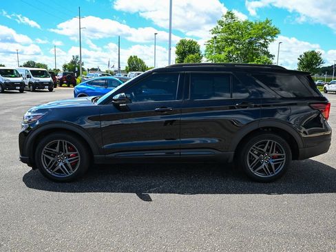 Certified 2025 Ford Explorer ST AWD/4WD image 8
