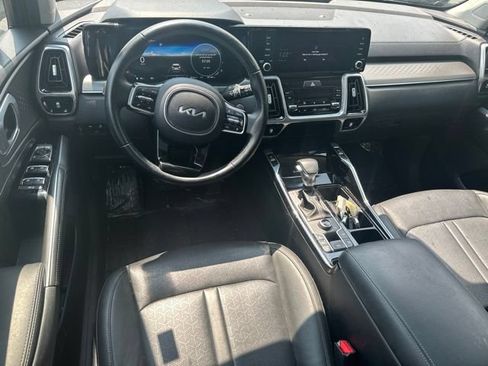 Used 2023 Kia Sorento SX AWD/4WD image 11