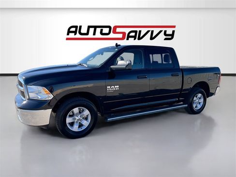 Used 2022 RAM 1500 Classic SLT w/ Electronics Group image 3