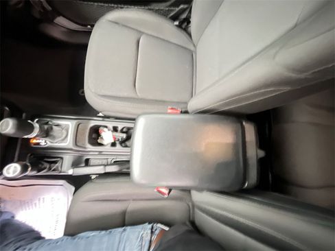 Used 2022 Jeep Gladiator Willys image 20