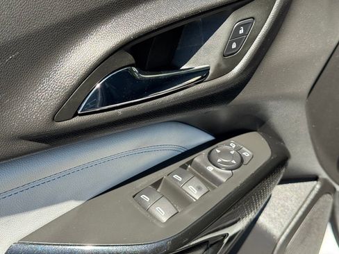 Used 2025 Chevrolet Trax LT FWD image 8