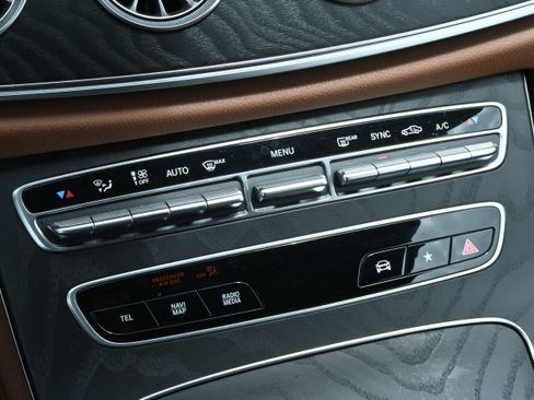 Used 2023 Mercedes-Benz E 450 Cabriolet image 21