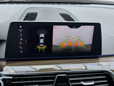 Used 2018 BMW 530e 530e iPerformance image 10