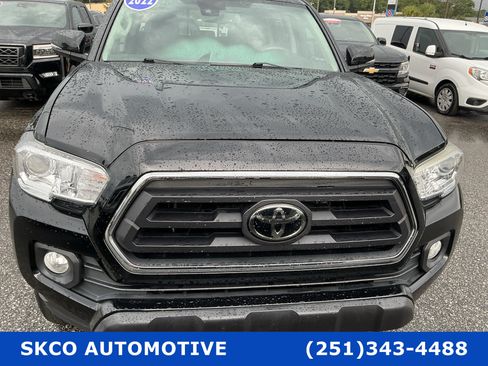 Used 2022 Toyota Tacoma SR5 w/ Technology Package RWD image 8
