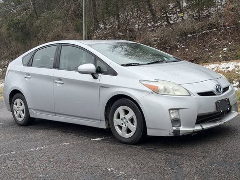 Used 2010 Toyota Prius Five FWD image 2