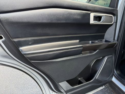 Used 2020 Ford Explorer XLT w/ Equipment Group 202A image 23