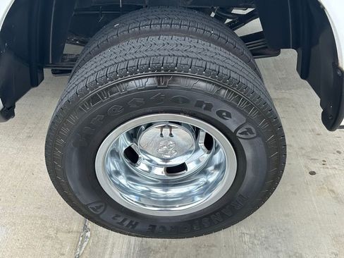 Used 2018 RAM 3500 Tradesman w/ Chrome Appearance Group image 24