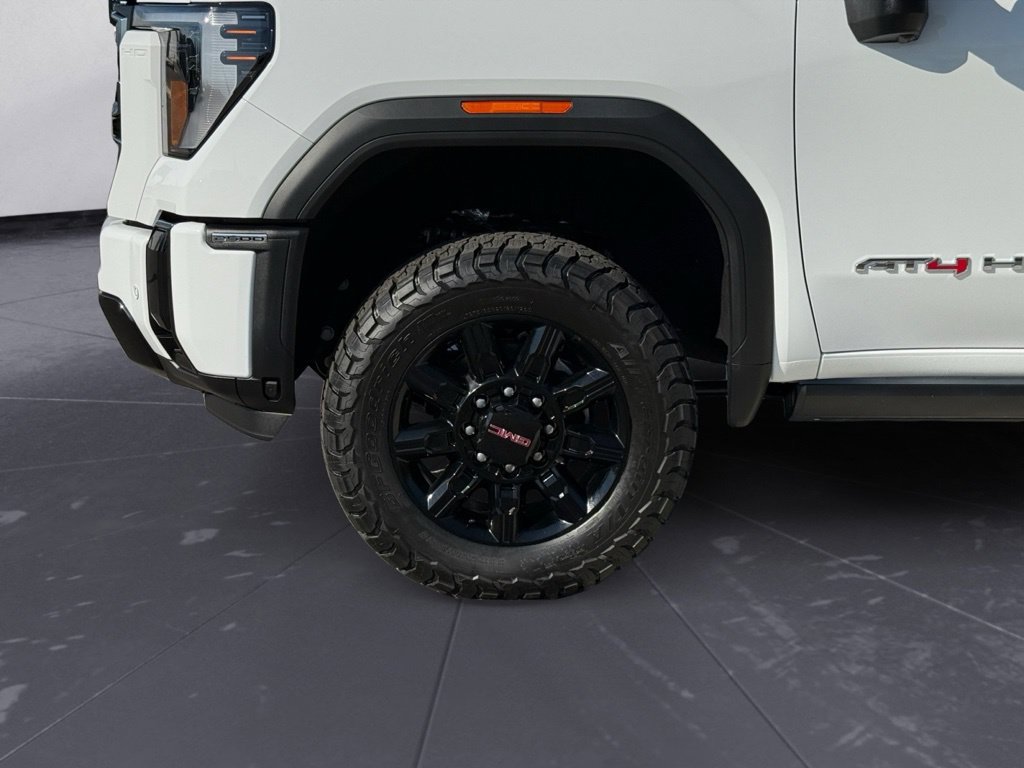 Used 2026 GMC Sierra 2500 AT4 w/ AT4 Premium Plus Package AWD/4WD image 16