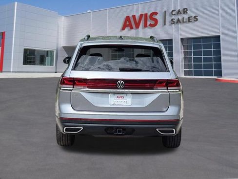 Used 2025 Volkswagen Atlas SE FWD image 7