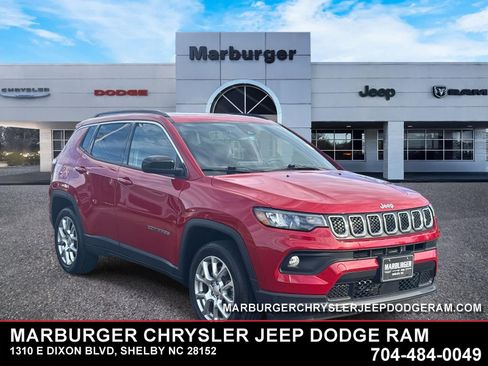 Used 2023 Jeep Compass Latitude w/ Sun and Sound Group AWD/4WD image 1