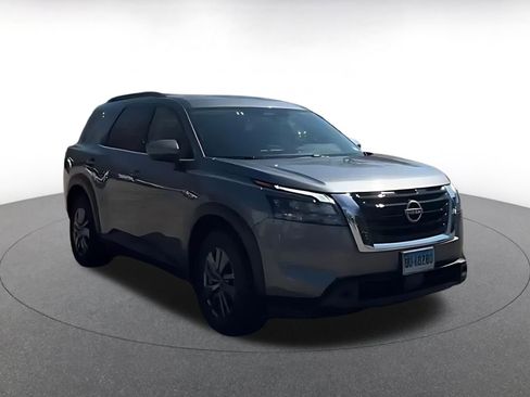Used 2025 Nissan Pathfinder SV FWD image 2