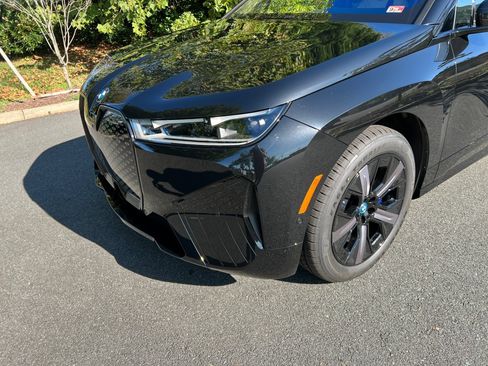 Used 2024 BMW iX xDrive50 w/ Sport Package AWD/4WD image 26