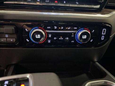 Certified 2025 GMC Sierra 1500 Elevation w/ Preferred Package image 17