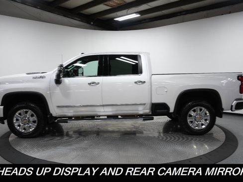 Used 2025 Chevrolet Silverado 2500 High Country w/ High Country Premium Package AWD/4WD image 4