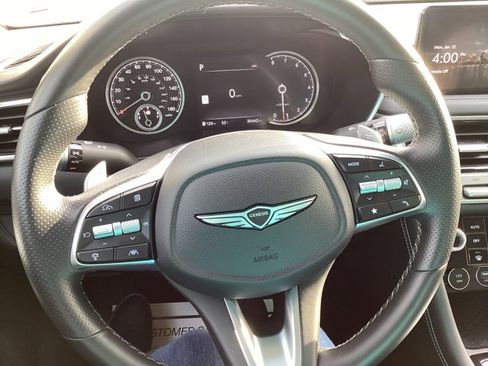 Used 2025 Genesis G70 2.5T image 18