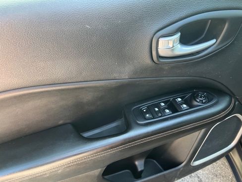 Used 2018 Jeep Compass Limited w/ Navigation Group image 7