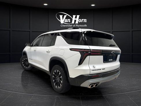 Used 2025 Chevrolet Traverse Z71 w/ Enhanced Driving Package image 5