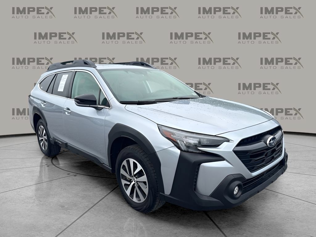 Used 2025 Subaru Outback Premium AWD/4WD image 4