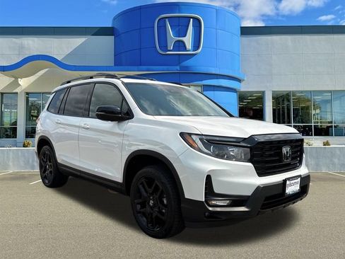 Used 2025 Honda Passport Black Edition image 1