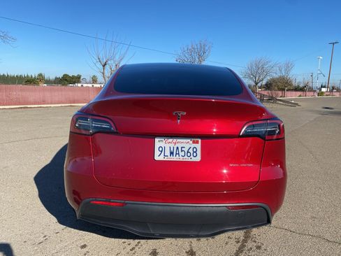 Used 2024 Tesla Model Y Long Range image 5