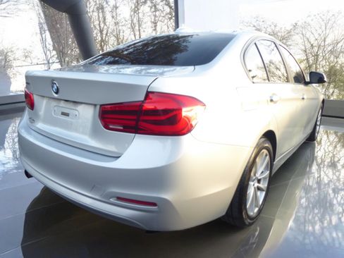 Used 2018 BMW 320i xDrive 320i xDrive Sedan South Africa image 10