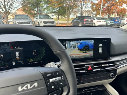 New 2026 Kia Sportage EX image 42