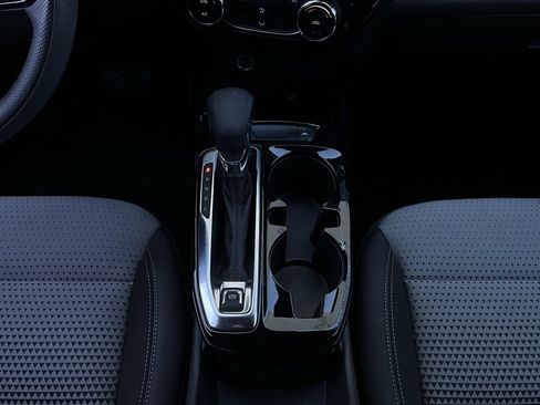 Used 2025 Chevrolet Trax LT image 14