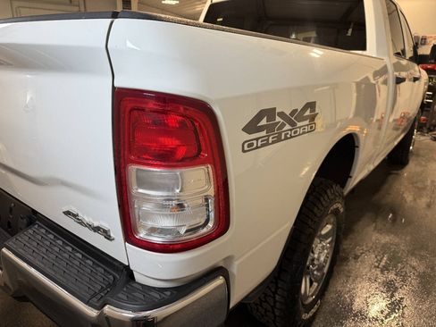 Used 2022 RAM 2500 Tradesman w/ Chrome Appearance Group AWD/4WD image 6