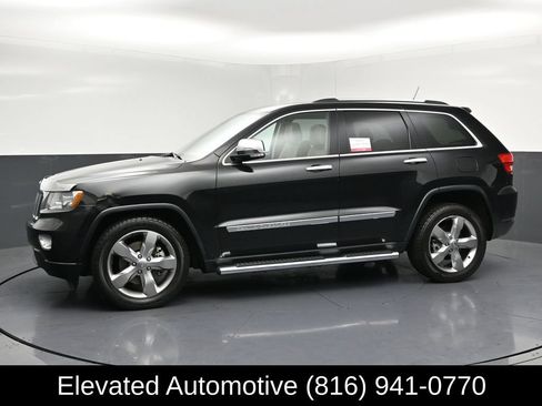Used 2013 Jeep Grand Cherokee Limited w/ Mopar Chrome Edition Group AWD/4WD image 2