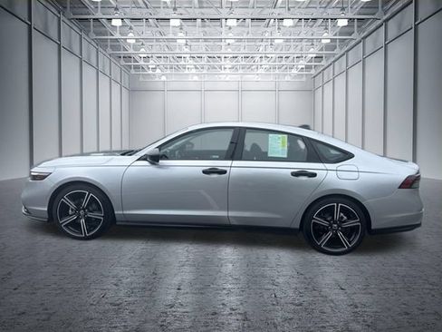 Used 2026 Honda Accord SE image 2