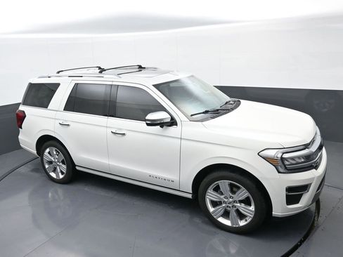 Used 2023 Ford Expedition Platinum image 30