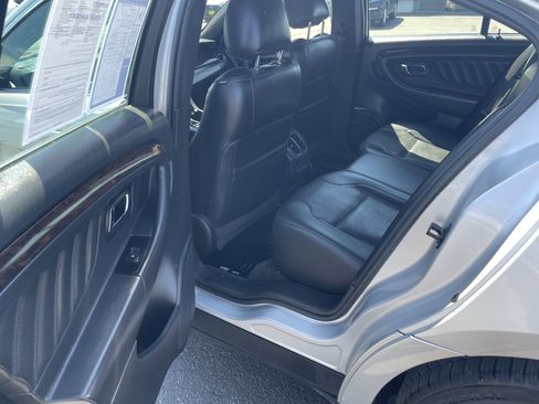 Used 2014 Ford Taurus Limited w/ Equipment Group 301A FWD image 25