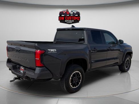 Used 2025 Toyota Tacoma TRD Off-Road AWD/4WD image 7