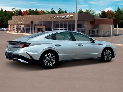 New 2025 Hyundai Sonata Limited image 8