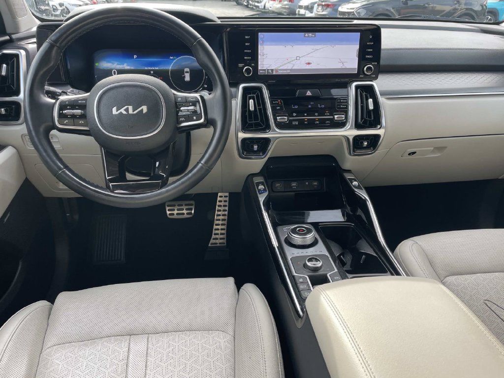 Used 2023 Kia Sorento SX Prestige w/ Panoramic Sunroof Package AWD/4WD image 14