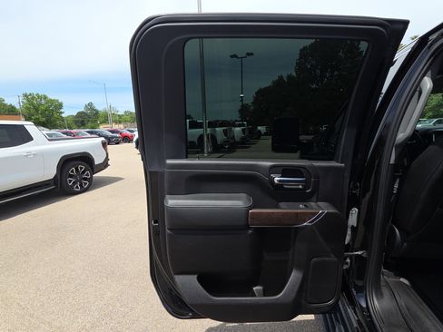 Used 2023 GMC Sierra 2500 Denali w/ Technology Package AWD/4WD image 30