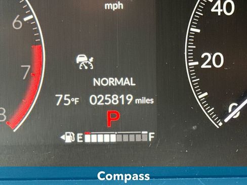 Used 2025 Honda Pilot Touring image 18