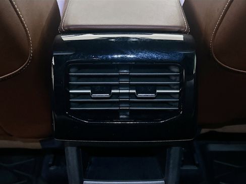 Used 2023 Volkswagen ID.4 Pro image 27