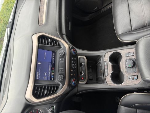 Used 2023 GMC Acadia Denali AWD/4WD image 15
