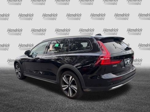 Certified 2025 Volvo V60 B5 Cross Country Plus image 10
