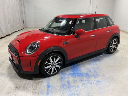 Used 2024 MINI Cooper S FWD image 1